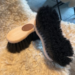 Borstiq strigle sort