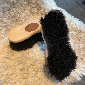 Borstiq strigle blød