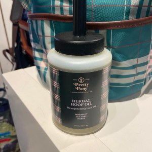 Pretty Pony herbal hoof oil